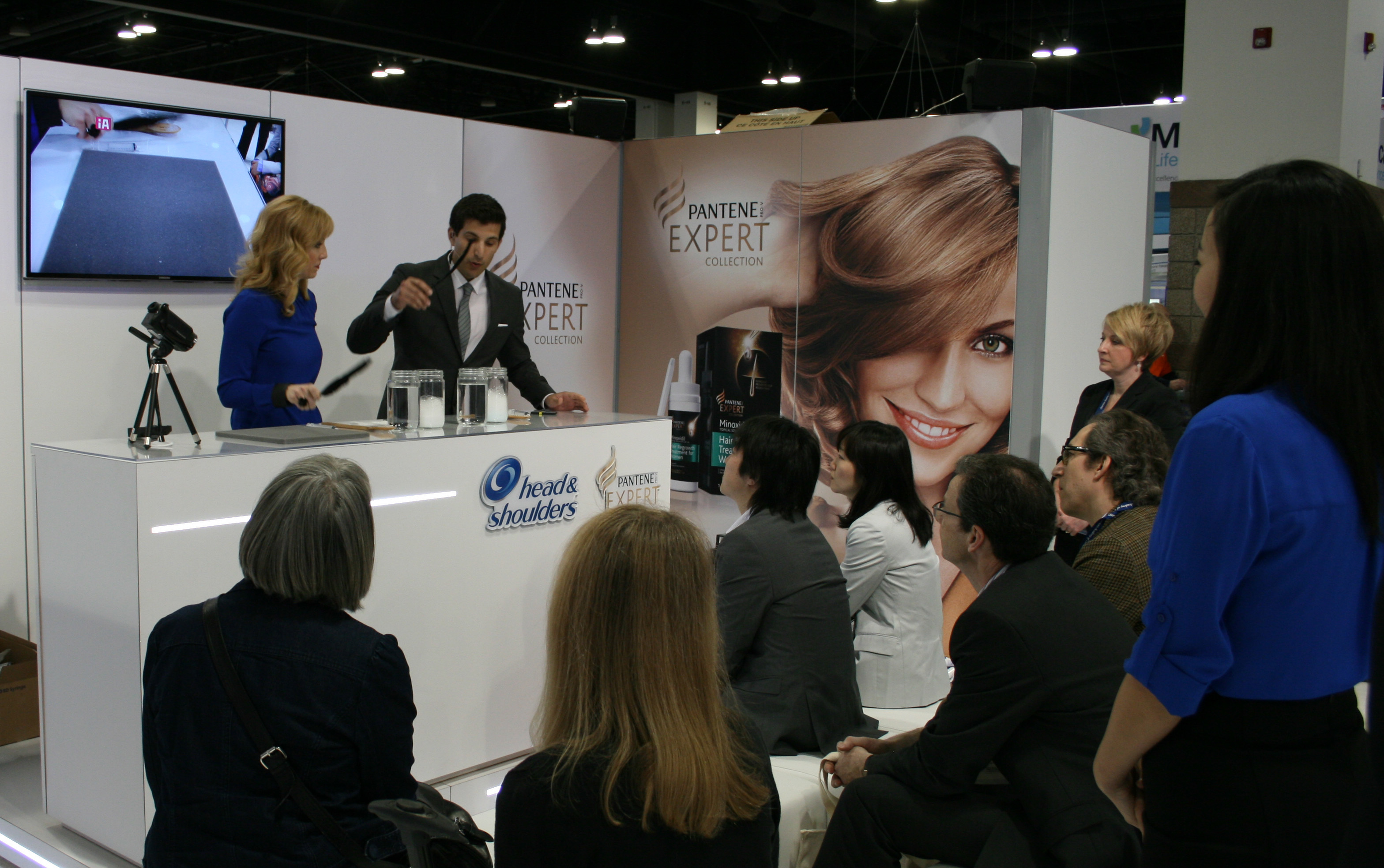 Product Demonstration or Service Presentation: A potent way to pull tradevisitors during Exhibition