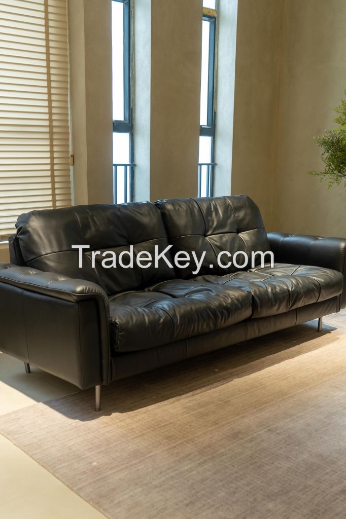 Italian Retro Style  Top Grain Genuine Cowhide Leather Tufted Black Living Room Sofa