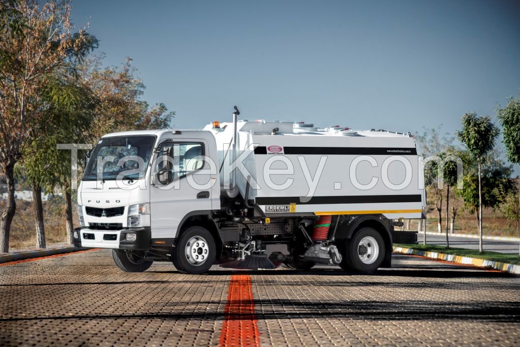 3.5- 4 CBM Vacuum Road Sweeper