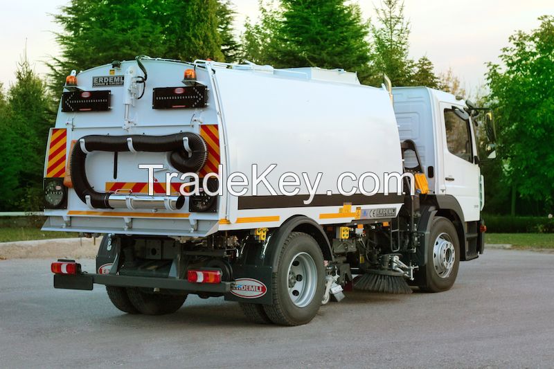 6 CBM Vacuum Road Sweeping Truck