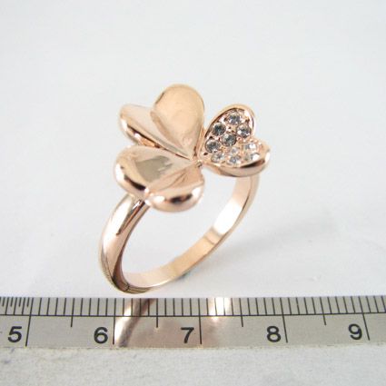 Alloy women&#039;s ring with crystal