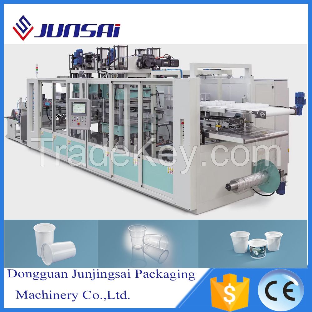 Automatic plastic thin film vacuum thermoforming machine