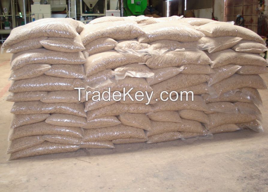 DIN PLUS Wood Pellet, Fuel Wood Pellets, Pine Wood Pellet, Spruce Wood Pellets, Oak Wood Pellets