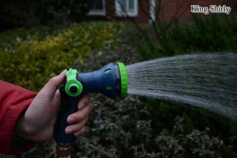 8-pattern water nozzle w/ thumb switch