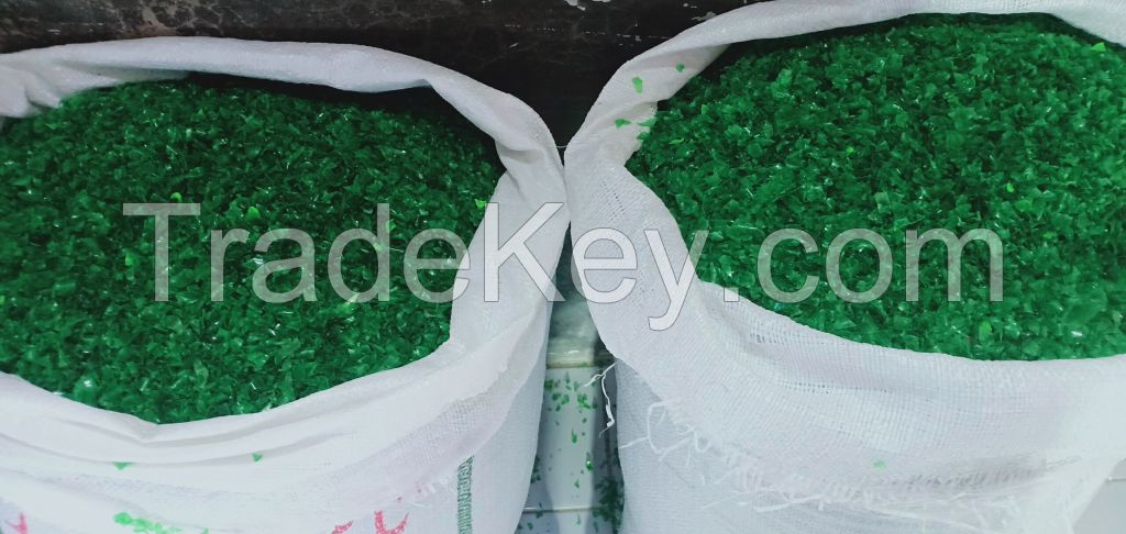 GREEN HOT WASH PET FLAKES SMALL CUTTING