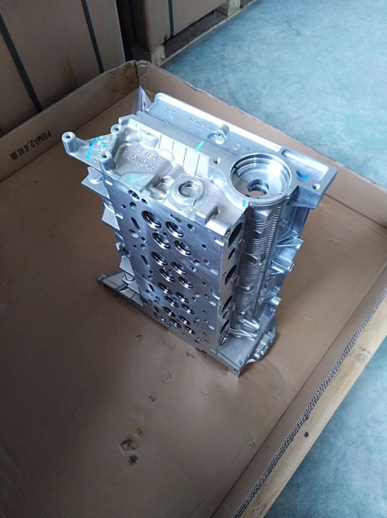 Ford Transit original cylinder head , 1740108, T215871, BK3Q-6049-AE, FoMoCo