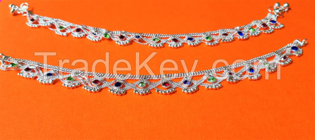 ELEGANT ANKLETS