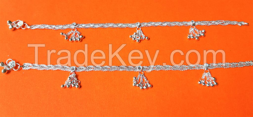 Twinkling Anklets