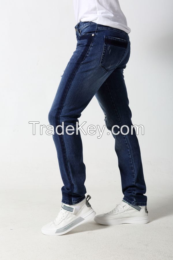 Men's slim denim jeans with dark side and pocket edge