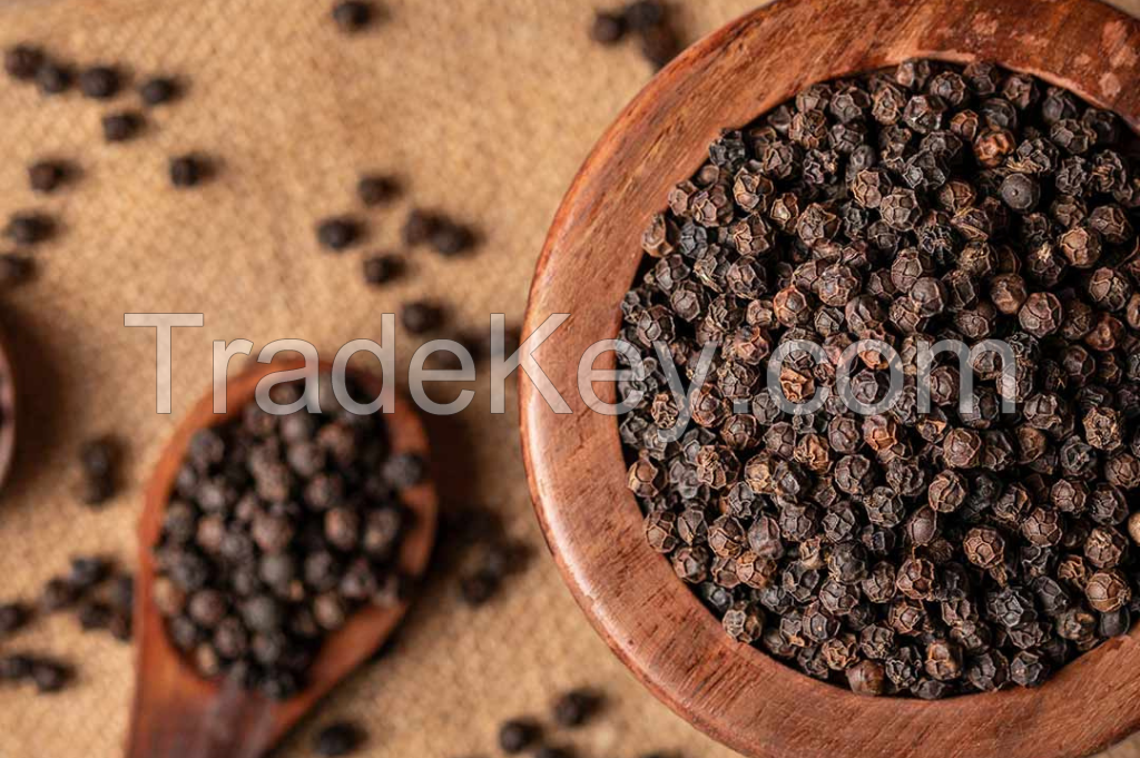 BLACK PEPPER | WHITE PEPPER