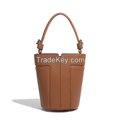 Elegant Women's Bucket Shoulder Bag ÃÂ¢Ã¯Â¿Â½Ã¯Â¿Â½ Biobased Leather & Recycled Lining