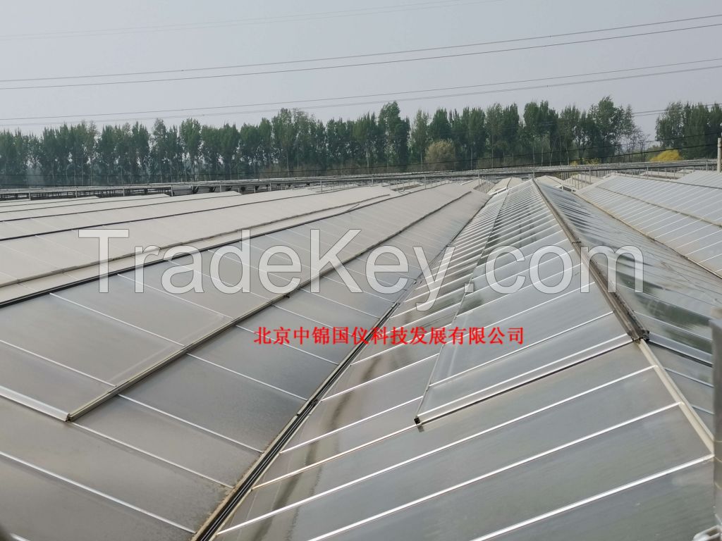 Greenhouse roof cleaning system