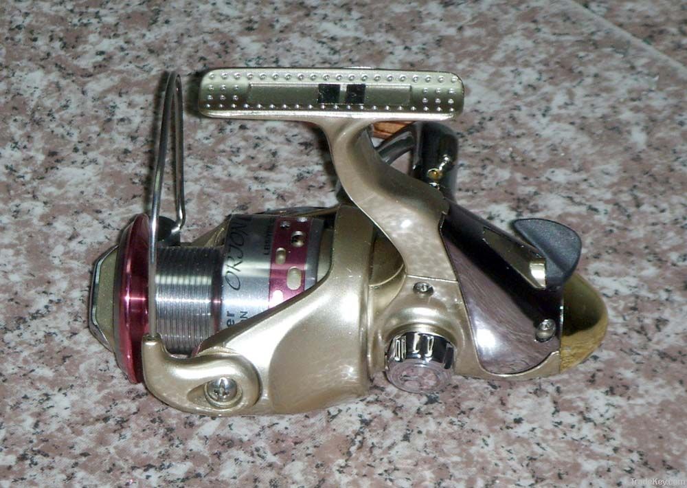 SPINNING REEL