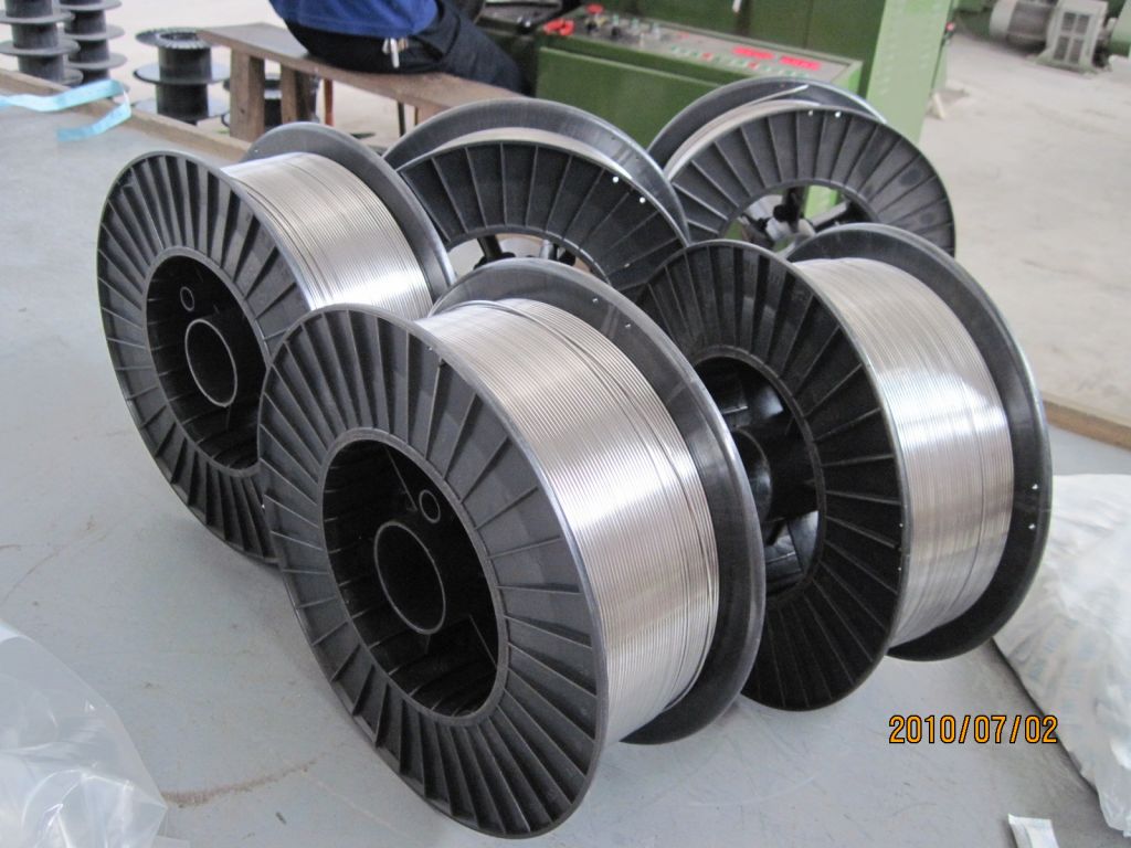 Flux cored wire D8253 for cladding welding