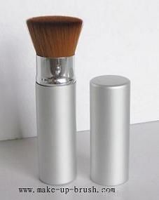 Flat top powder brush