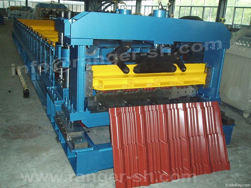 Glazed tile forming machine