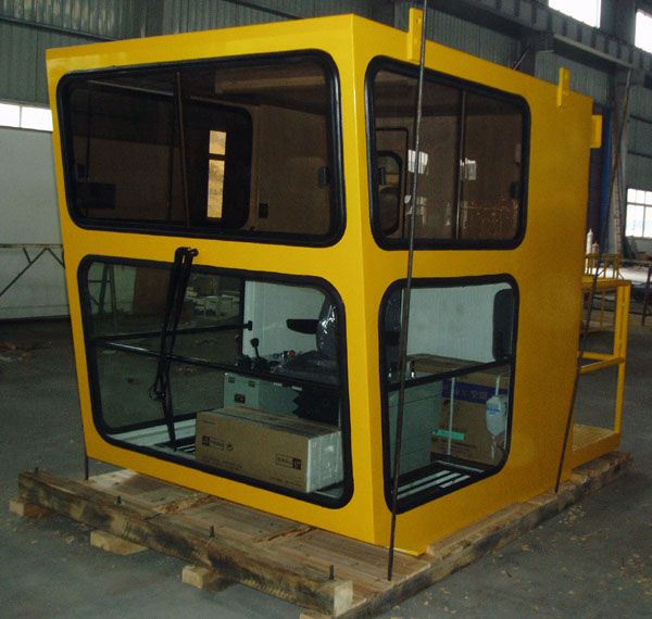 Operator cabin for overhead crane