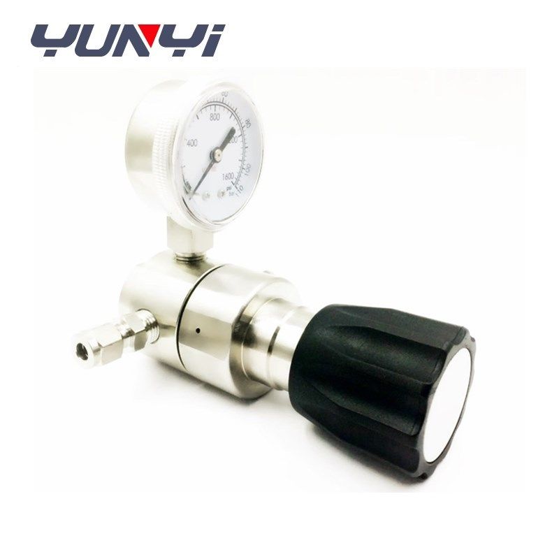 adjustable oxygen pressure regulator