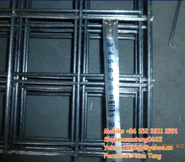 black wire mesh sheets.welding mesh, road building mesh