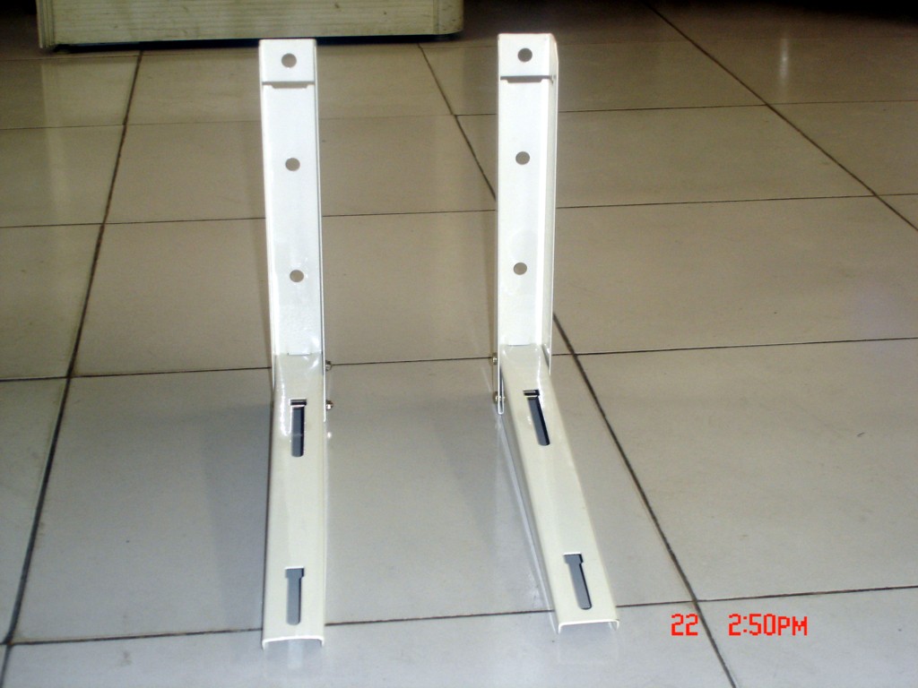 Air conditioning bracket folding