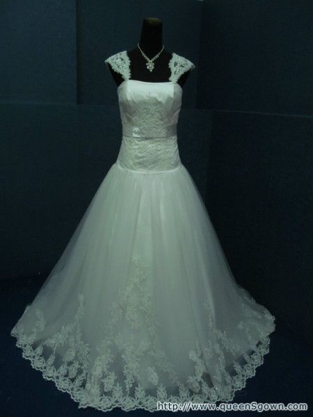 2014  Elegant Bridal gown sleeveless Wedding dress Beaded lace Wedding dress Custom Made for your