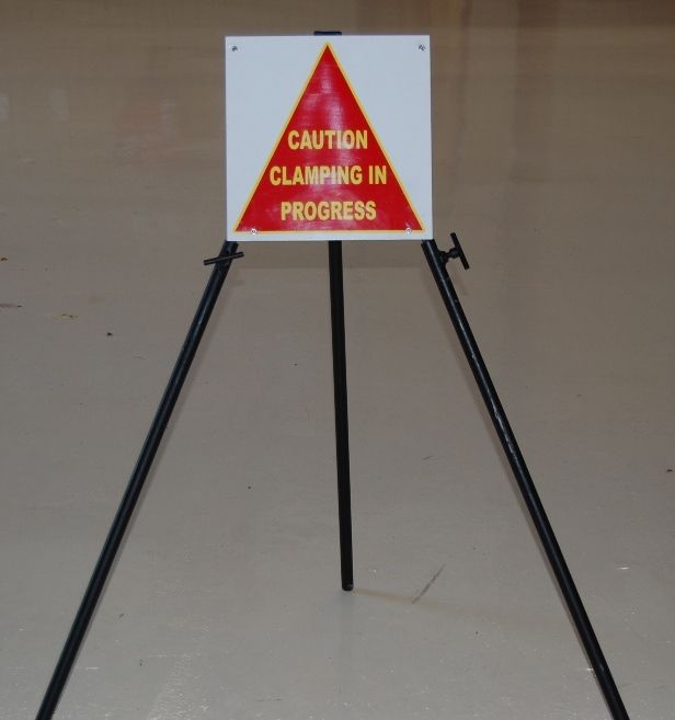 On Site Tripod Safety Clamp signOE104