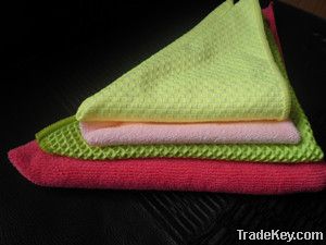 Polyester towel and microfiber cleaning cloth