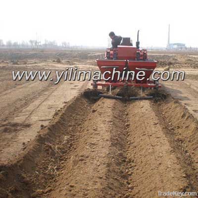 Trator potato planter