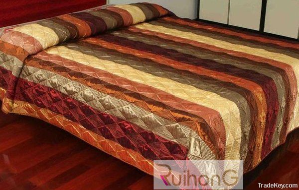 Polyester quilt