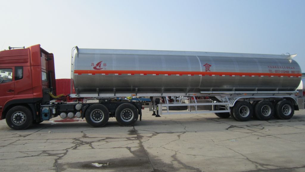 3 axle kerosene aluminum tank truck with CCC/ISO certificate