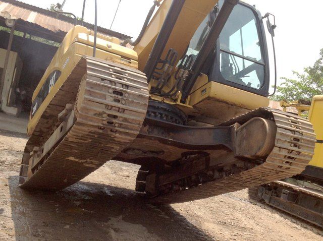 Used CAT 320D