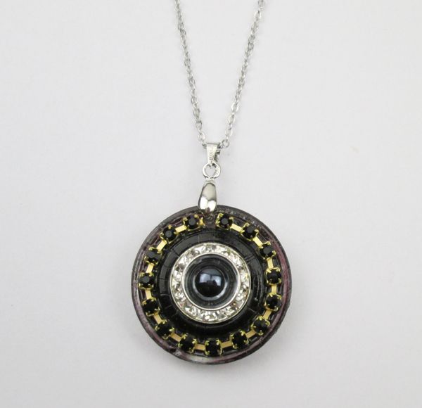 2014 fashion glass necklace pendant