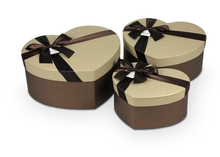 Valentine&#039;s gift packaging box