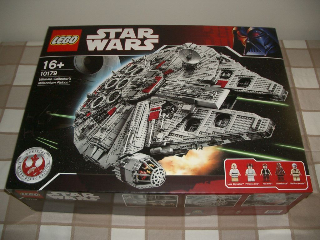 Lego Ultimate Millennium Falcon Star Wars Set 10179 UCS