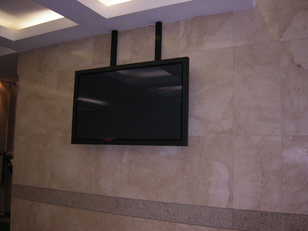 42&quot;  digital signage