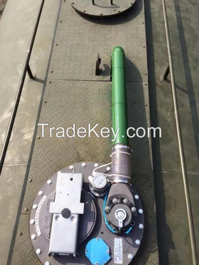 Petroleum tank truck manhole cover