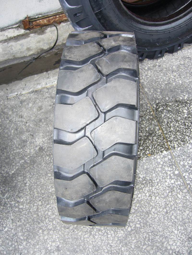 Industrial Tyre and Forklift Tyre