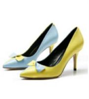 High-heeled shoes