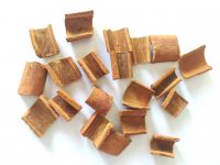 ROUND SQUARE CUT CASSIA