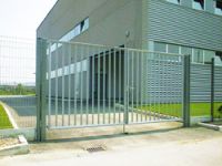wire mesh fence