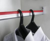 Close Hanger