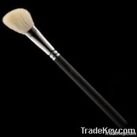 Angled blush makeup brush