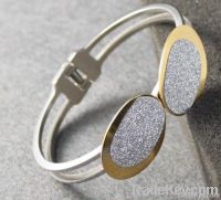 jewelry bracelets/gold earring/gold necklace