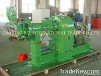 HOT-FEEDING RUBBER EXTRUDER