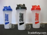 22 oz Plastic Shaker Bottle with blender ball
