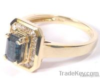 14K YELLOW GOLD RING. SAPHIR AND DIAMANTS.