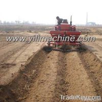 Trator potato planter