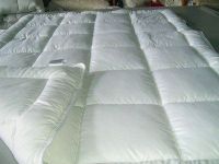 http://www2.tradekey.com/product_view/100-Polyester-Quilt-5962158.html