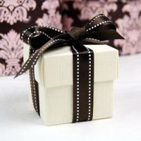 Paper gift box